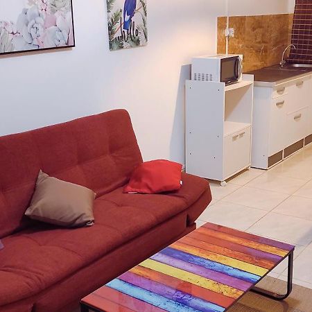 Logement Cosy Cadre Tropical, Arbres Fruitiers Appartement Les Abymes Buitenkant foto