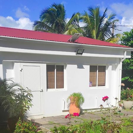 Logement Cosy Cadre Tropical, Arbres Fruitiers Appartement Les Abymes Buitenkant foto