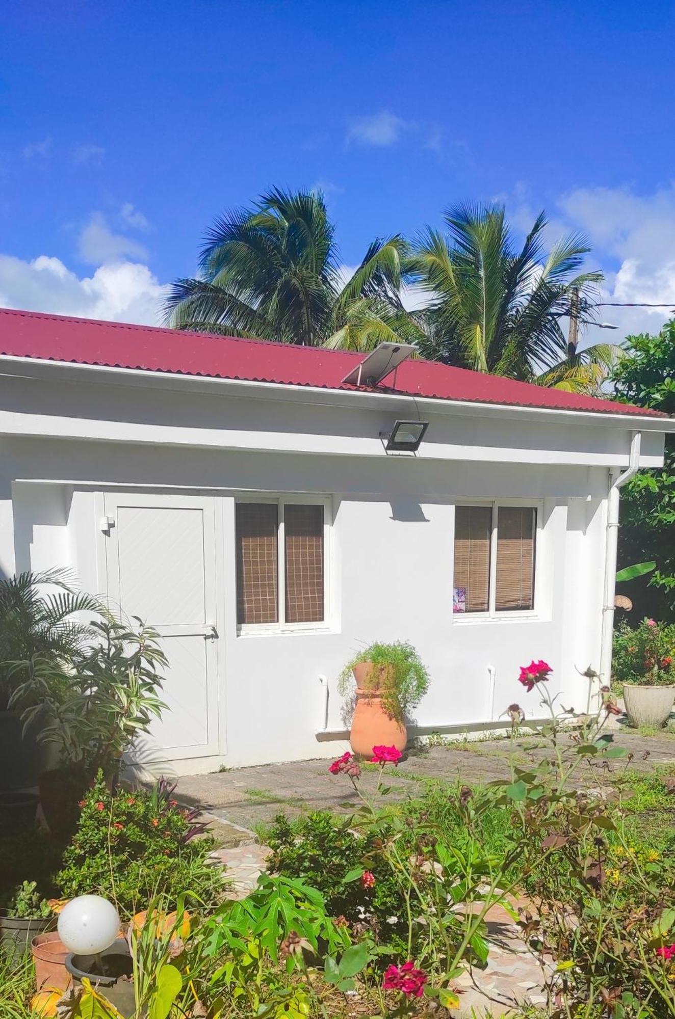 Logement Cosy Cadre Tropical, Arbres Fruitiers Appartement Les Abymes Buitenkant foto